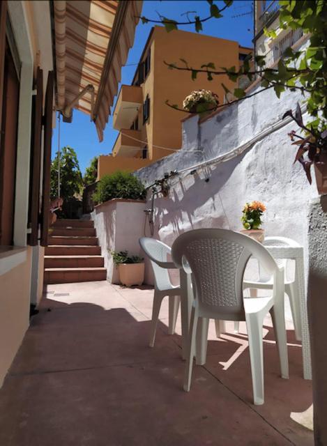 Casa Maddalenina Con Giardino, Vicino Al Mare! Apartment La Maddalena  Exterior foto